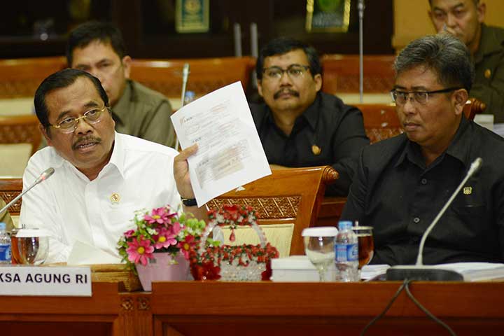 Jurus Baru Membela Novanto