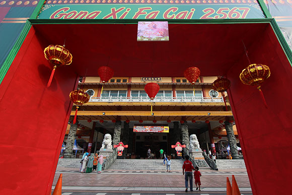 Melek Keberagaman di Perayaan Imlek