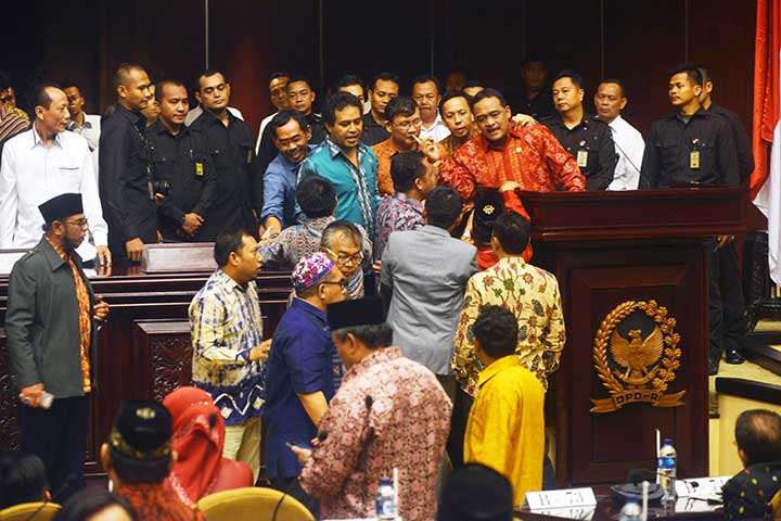 Kericuhan di Tengah Upaya Penguatan