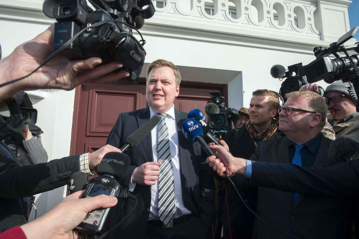 Pelajaran dari Islandia dan Spanyol