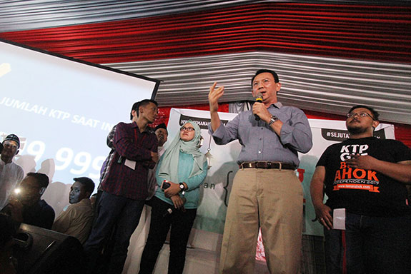 Menguji Politik Kesukarelaan