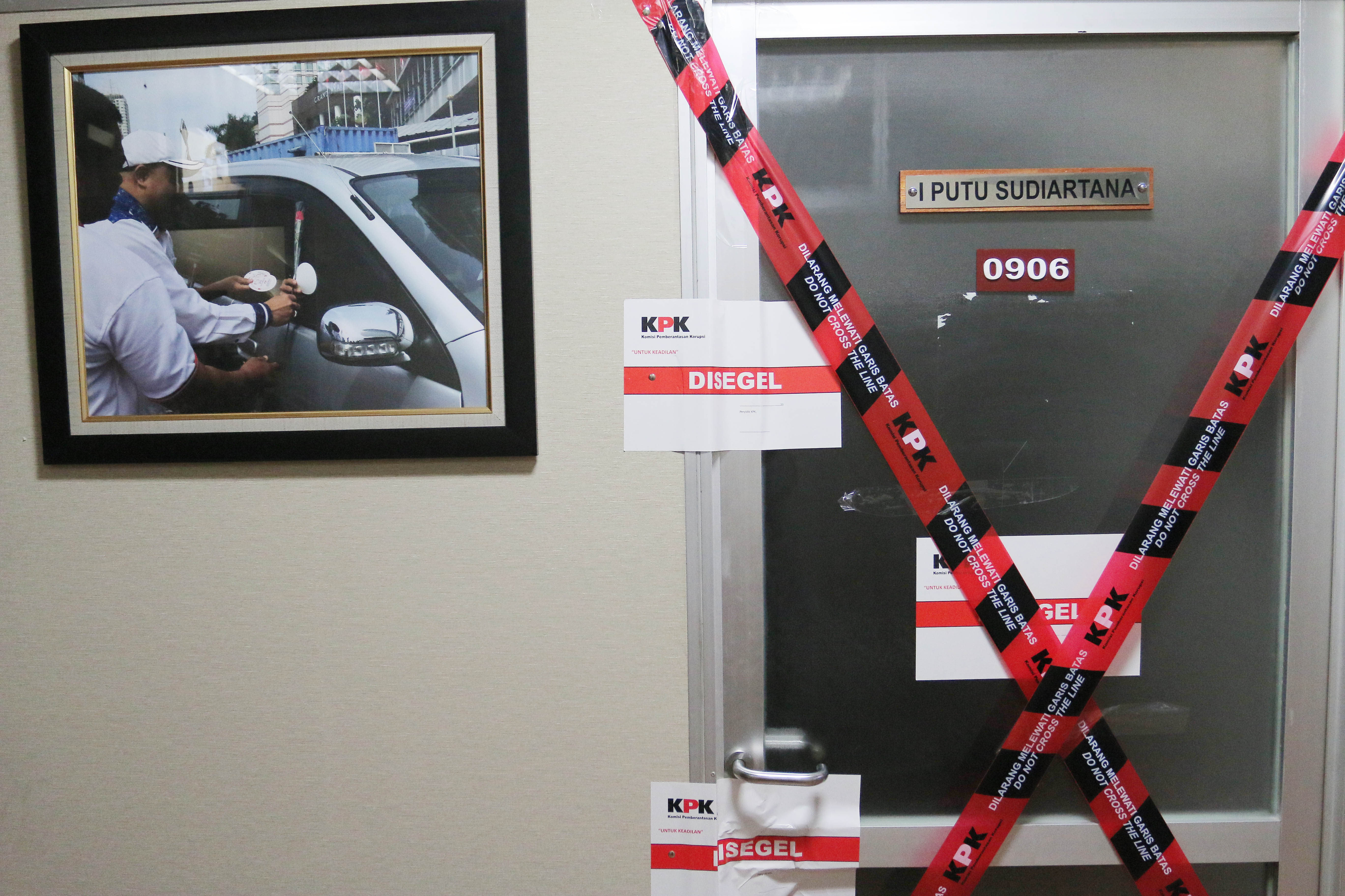 Menaklukkan Kebebalan Koruptor