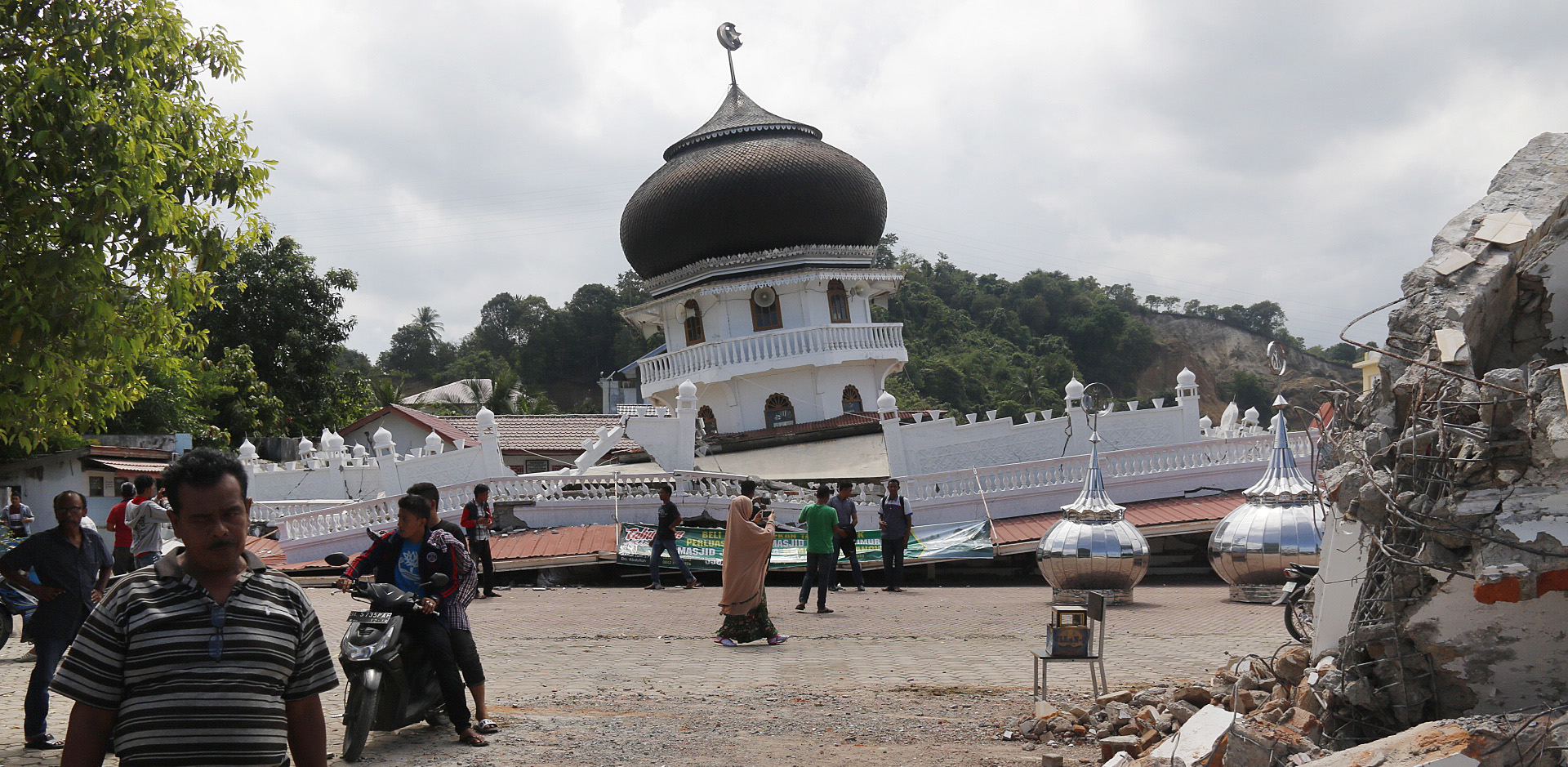 Solidaritas yang Merekatkan