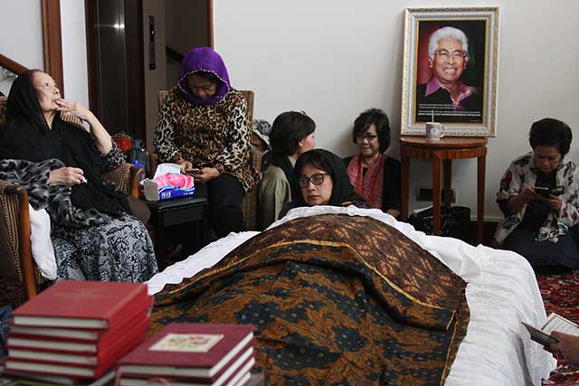 Kediaman Rumah Duka Adnan Buyung Nasution