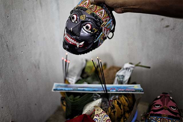 Di Balik Wajah Wayang Topeng Malang