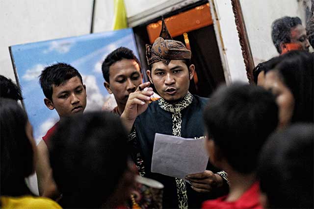 Di Balik Wajah Wayang Topeng Malang