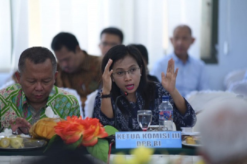 Wakil Ketua Komisi III DPR RI Erma Suryani Ranik memimpin pertemuan Tim Kunker Komisi III DPR RI
