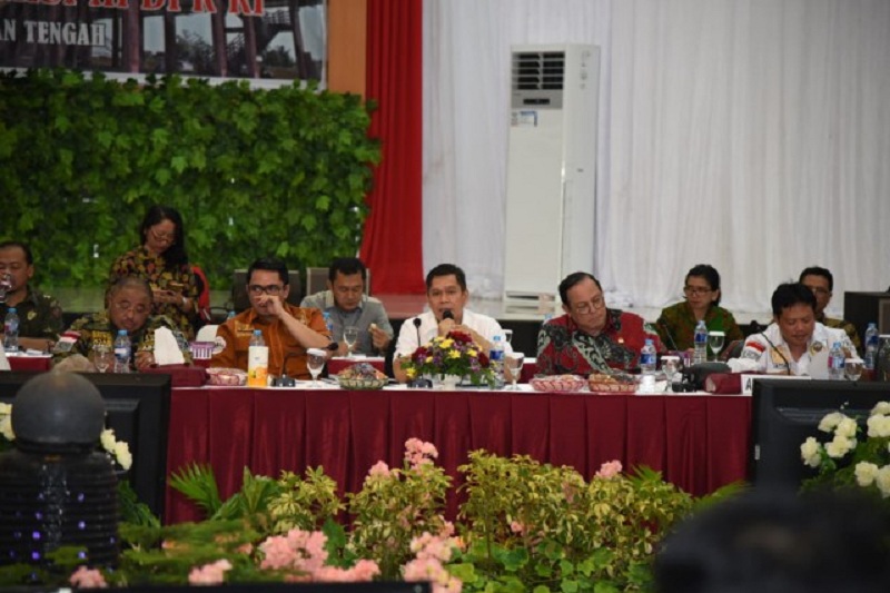 Anggota Komisi III DPR RI Adies Kadir saat mengikuti Kunjungan Kerja Reses ke Palangkaraya