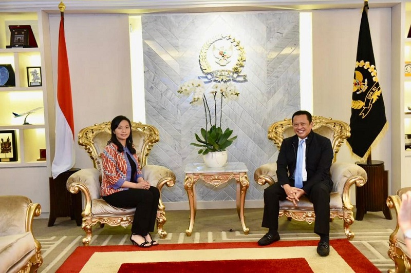 Ketua DPR RI Bambang Soesatyo bersama sutradara Livi Zheung