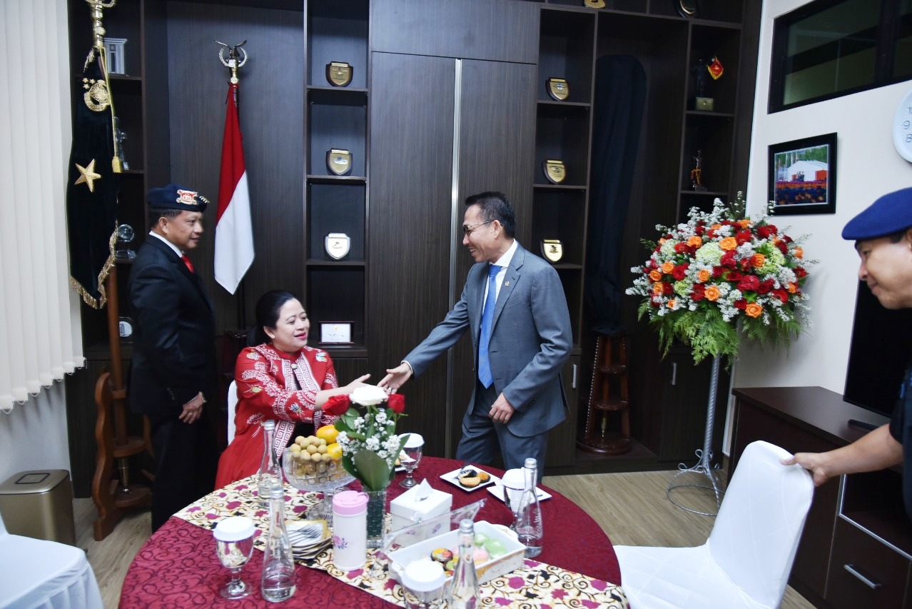 Ketua DPR RI Puan Maharani (kedua dari kiri).