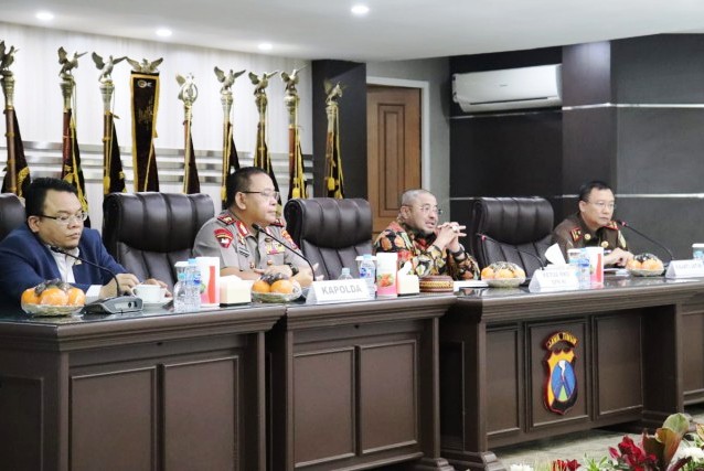 Ketua Mahkamah Kehormatan Dewan (MKD) DPR RI Habib Aboe Bakar Al Habsy (kedua dari kanan).