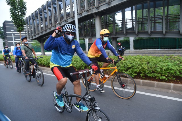 Sekretaris Jenderal DPR RI Indra Iskandar dalam Kegiatan ‘Gowes Munggah’ dengan start di Kompleks Parlemen, Jakarta.
