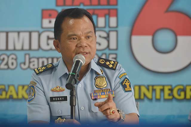 Ronny Sompie/Direktur Jenderal Imigrasi