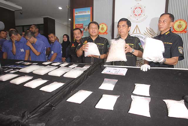 Pengungkapan kasus narkoba dengan total 14,5 Kg sabu tersebut juga melibatkan seorang narapidana penghuni Lapas Cipinang.