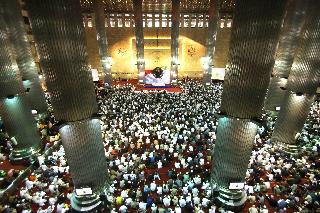 Wisata Religi Manaqib Qubro Istiqlal Diserbu Puluhan Ribu Jamaah