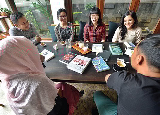 Cara Seru Mengakrabi Buku