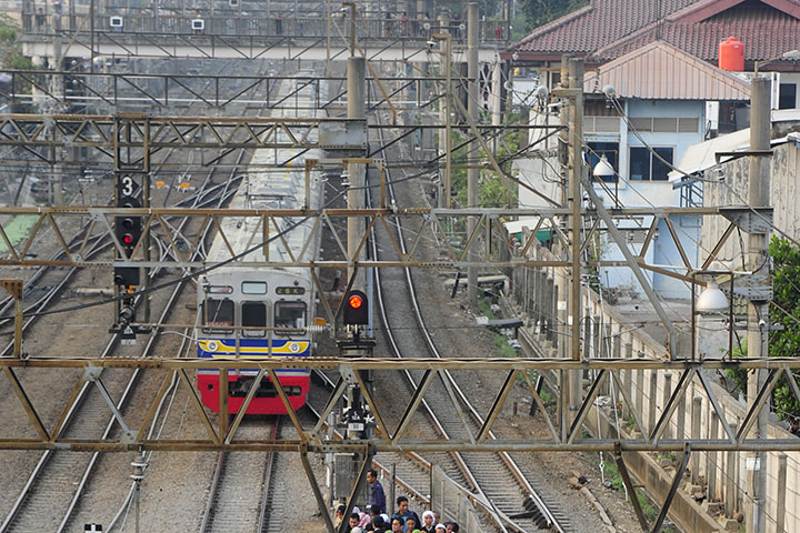 Ada Gangguan Sinyal, Perjalanan KRL Terganggu