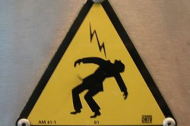 Udin Tewas Di Atas Tiang Listrik