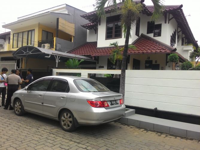 Polisi Geledah Rumah Jessica