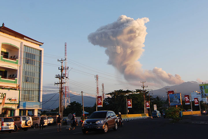 Radius 6,5 Km Dari Gunung Soputan Zona Bahaya