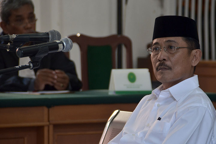 Bupati Barru Jalani Sidang Perdana