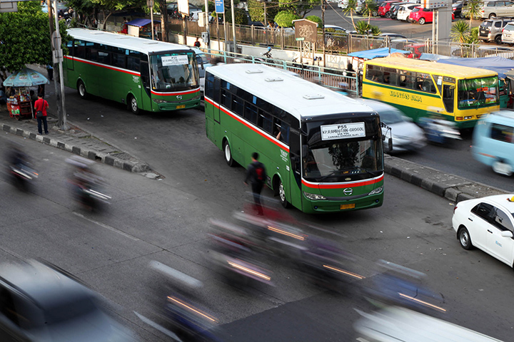 Tarif Angkutan Umum  Turun Bervariasi