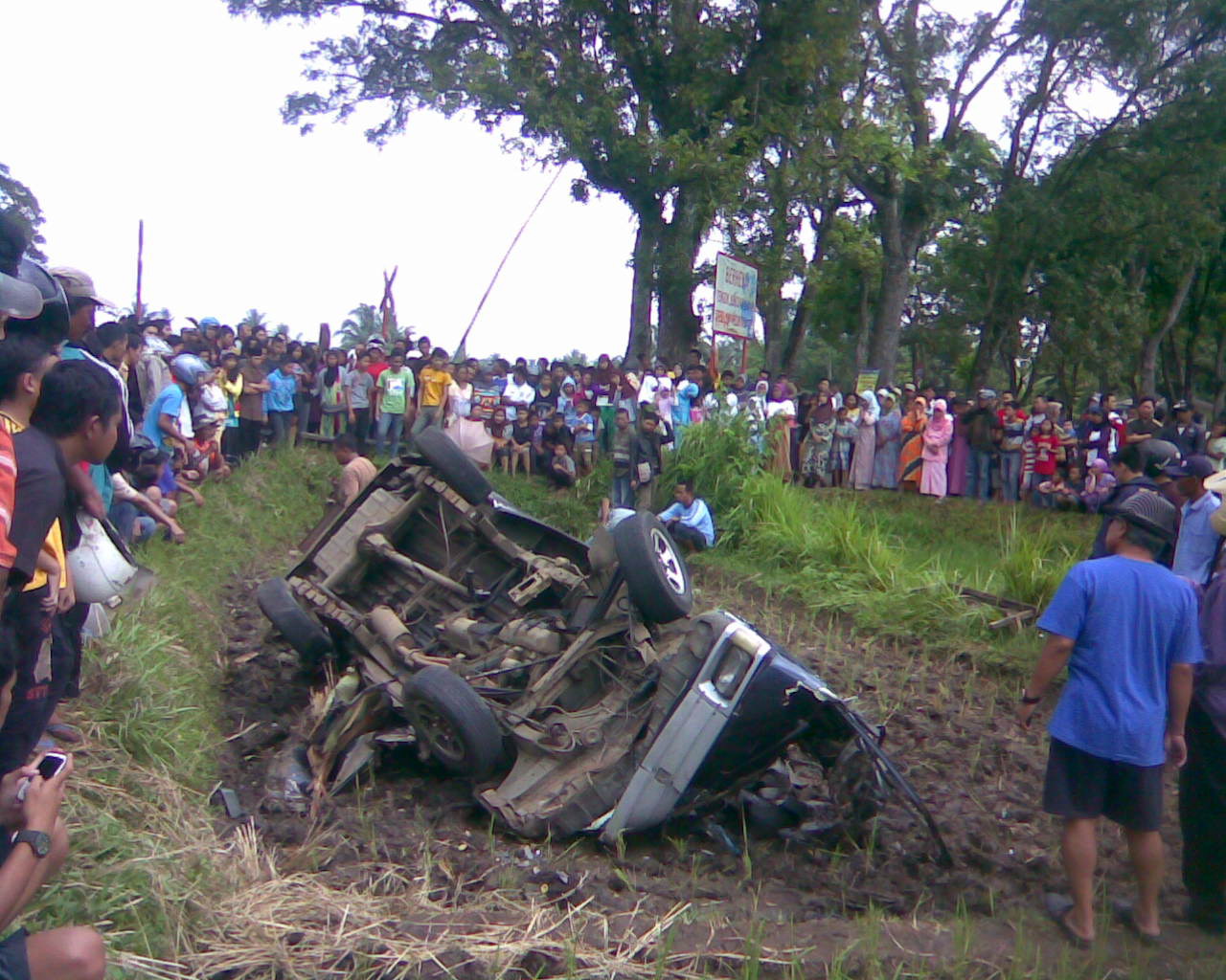 Kota Padang Rawang Kecelakaan Tabrakan KA