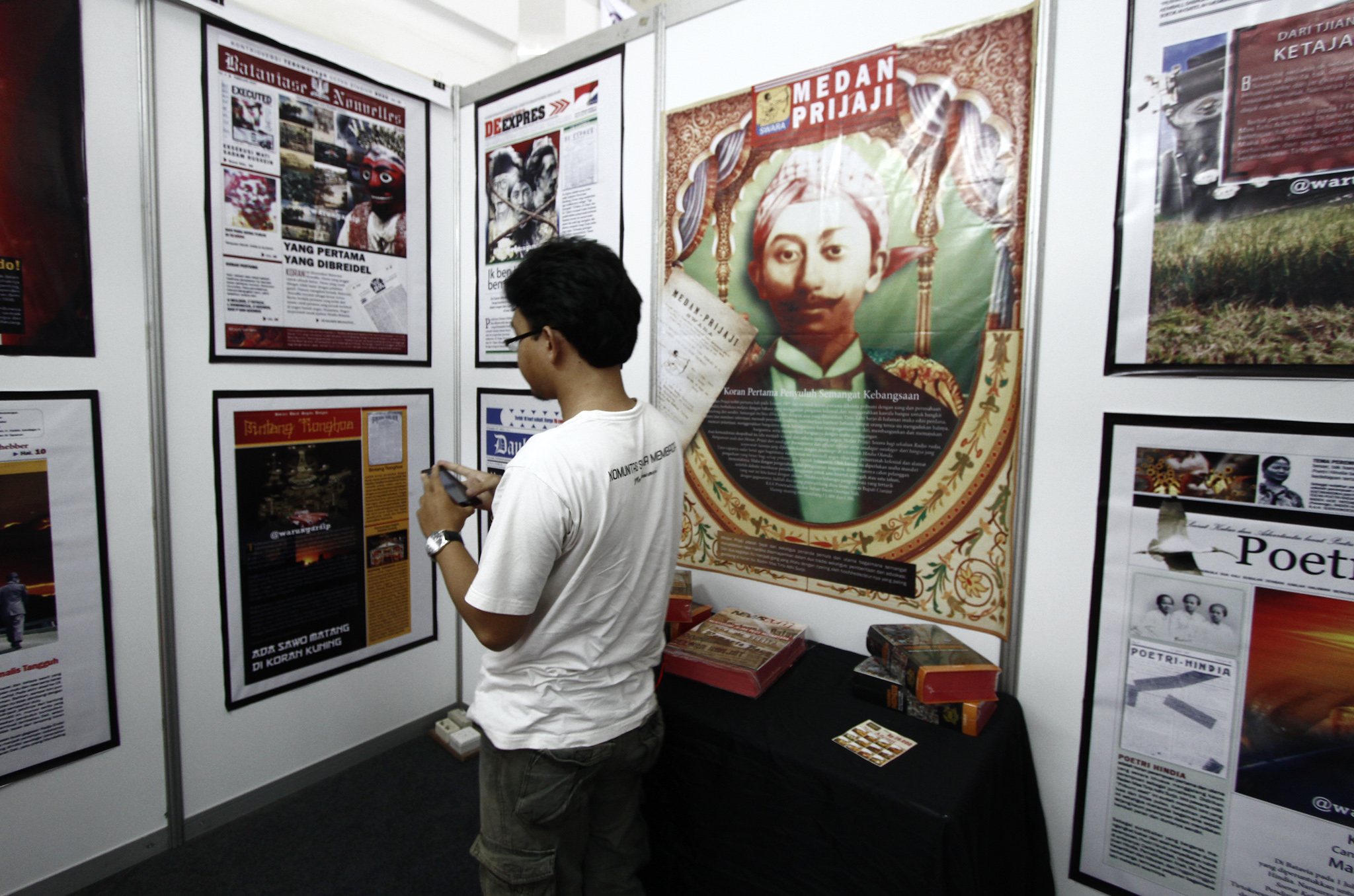 Konten Premium Selamatkan Media Cetak