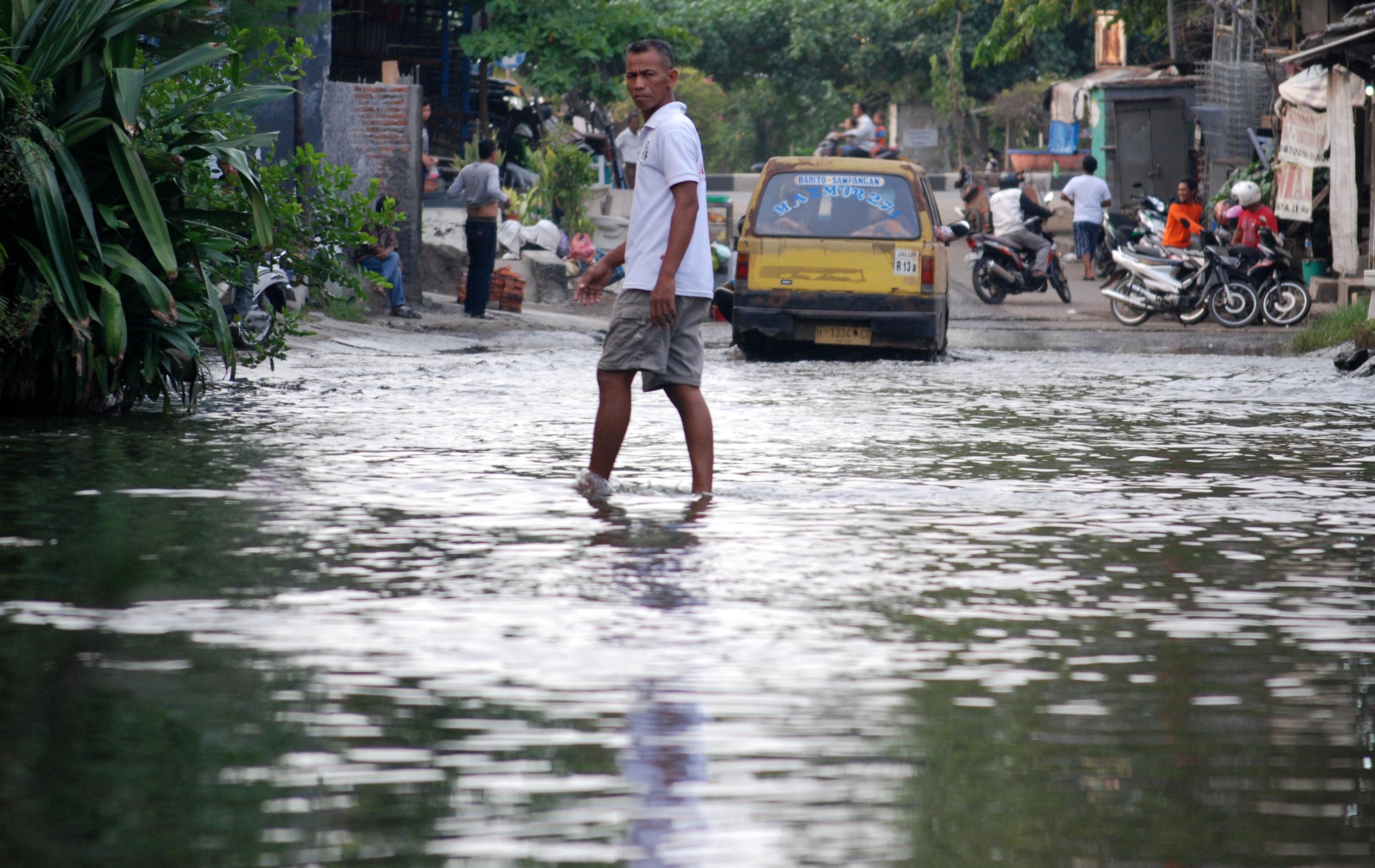 Rob Rendam Jalan Pantura