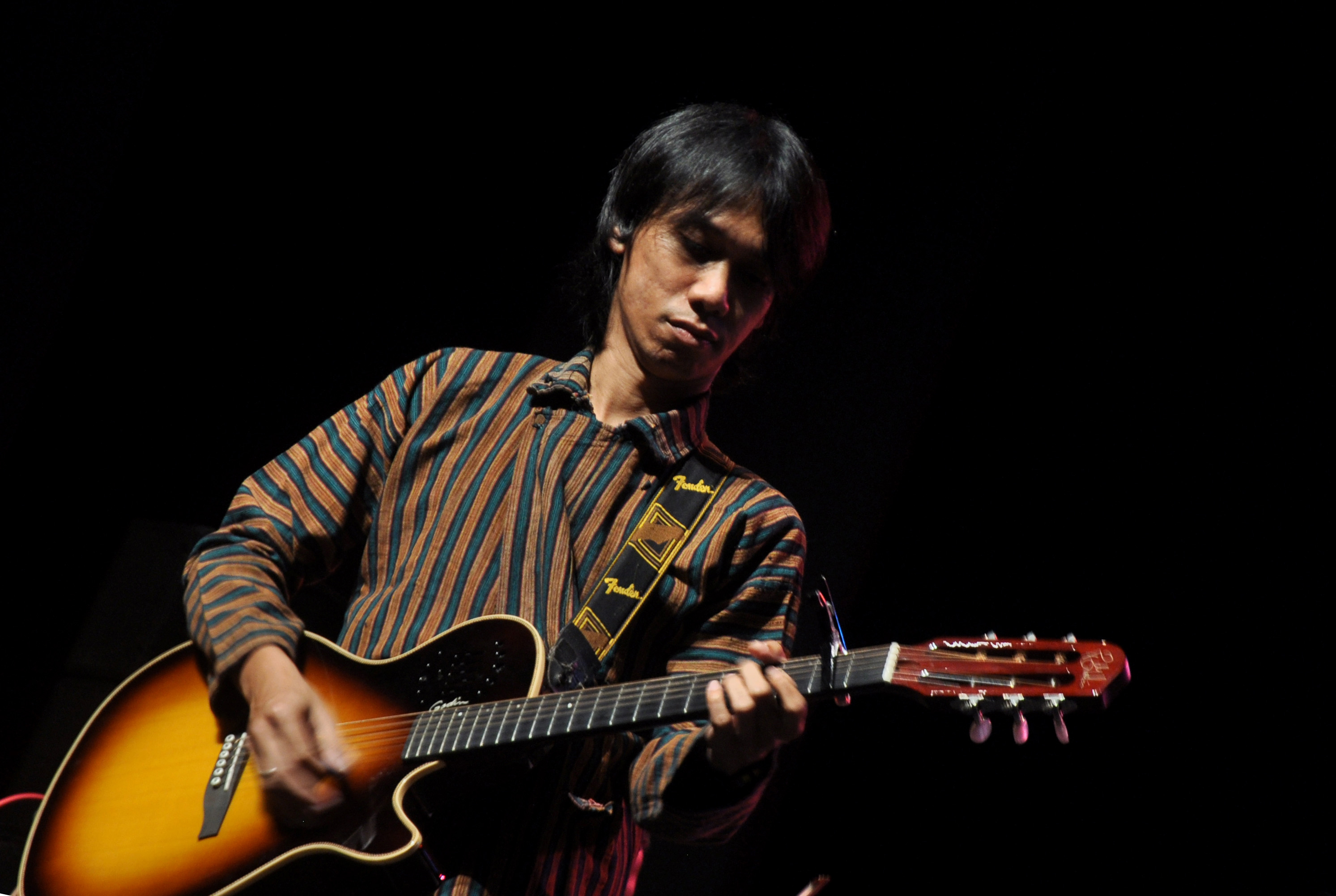 Eross Mengaku Bermusik untuk Menginspirasi