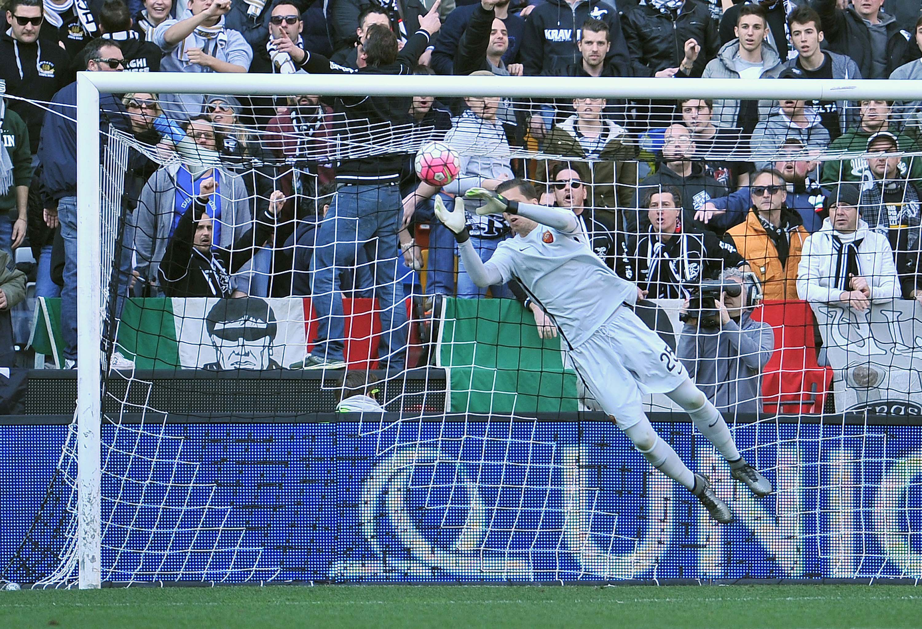 Szczesny Resmi Menikah