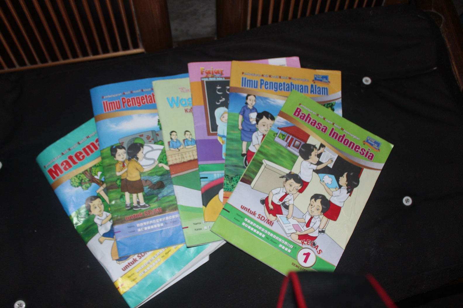 Kepala SDN Dapat Rp8,53 M dari Penjualan LKS