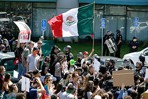 Trump Didemo di Meksiko