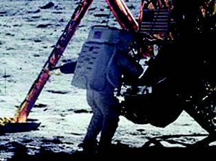 1969: Manusia Pertama di Bulan