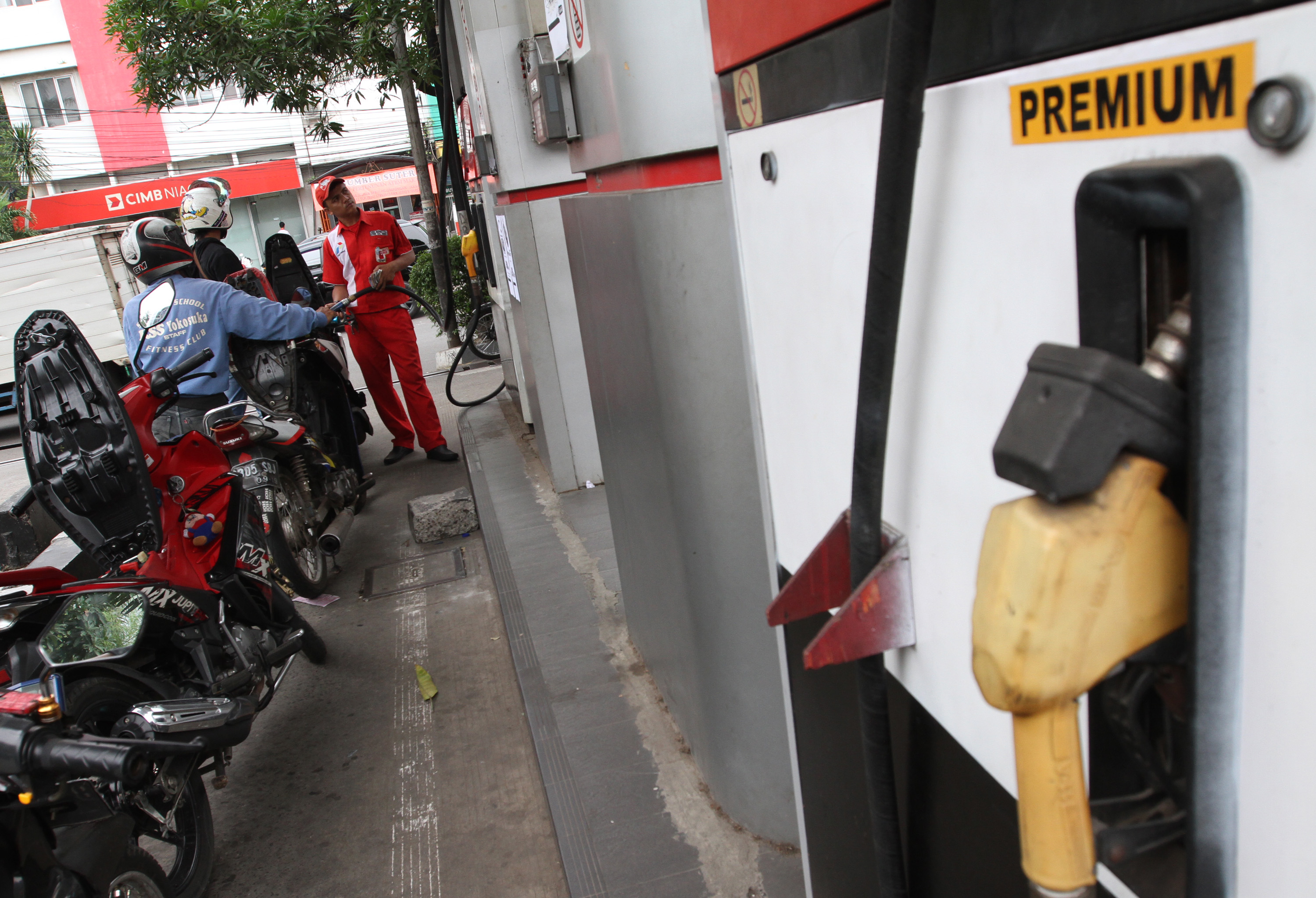 Per 1 Oktober 2016, Premium Turun Rp300 Per Liter