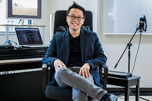 Elwin Hendrijanto, Pergi dan Tetap Pulang untuk Musik