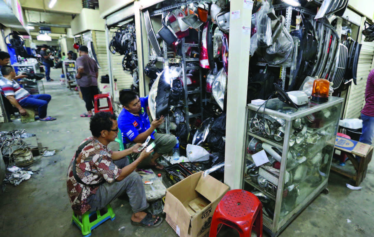 Pasar Asem Reges Sentra Onderdil Mobil