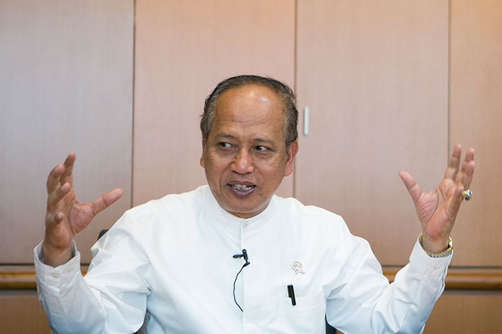 Orang Dekat Menteri Terkait Pilrek Dipecat