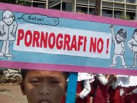 Tunjukkan Konten Porno Tukang Pijat Keliling Divonis 8 Tahun Penjara