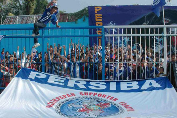 Pendukung Persiba dan Mitra Kukar Deklarasi Damai