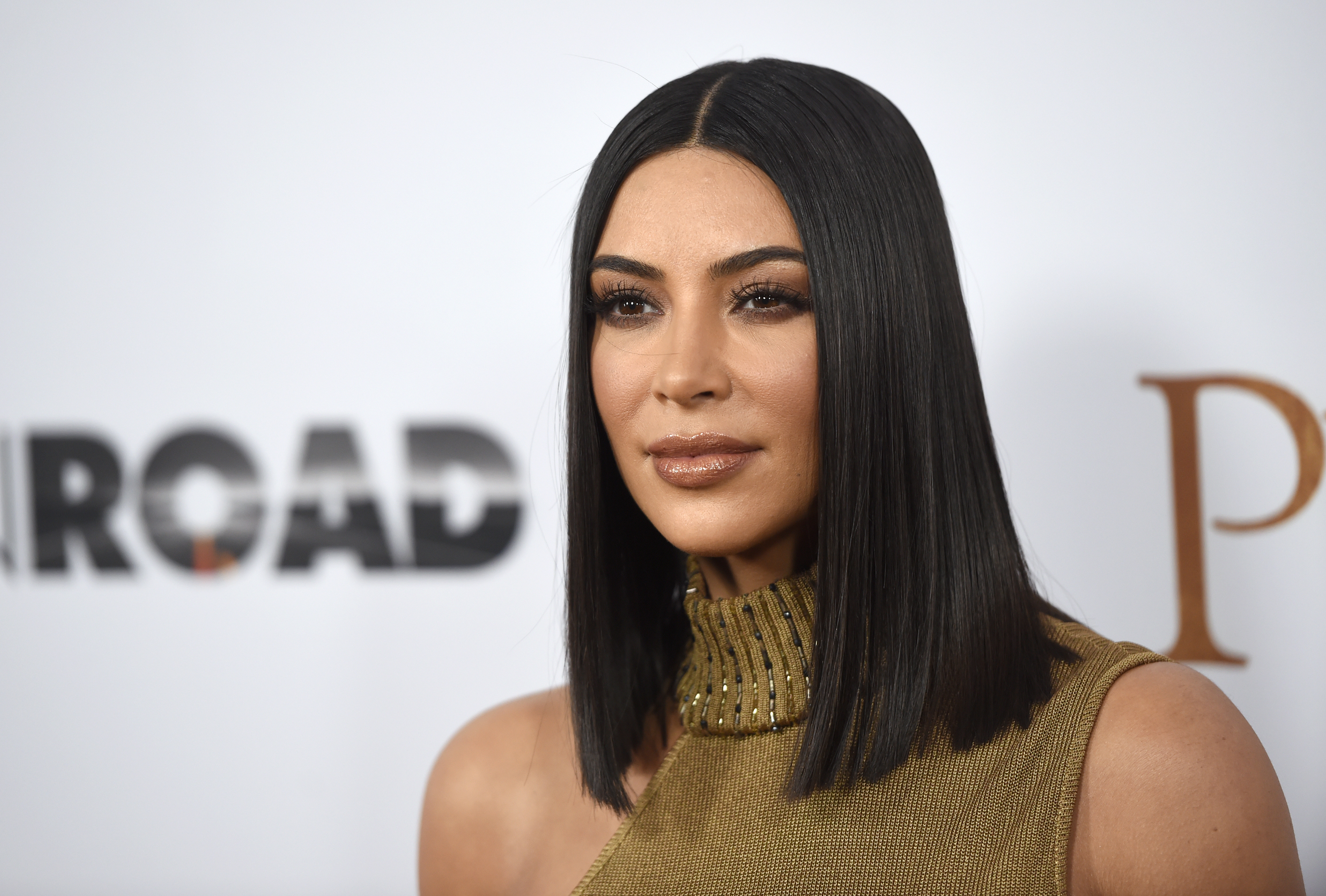Kim Kardashian Sumbang Korban Badai Harvey