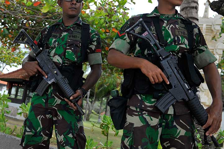 500 Aparat Amankan Demo Relawan Lukas Enembe