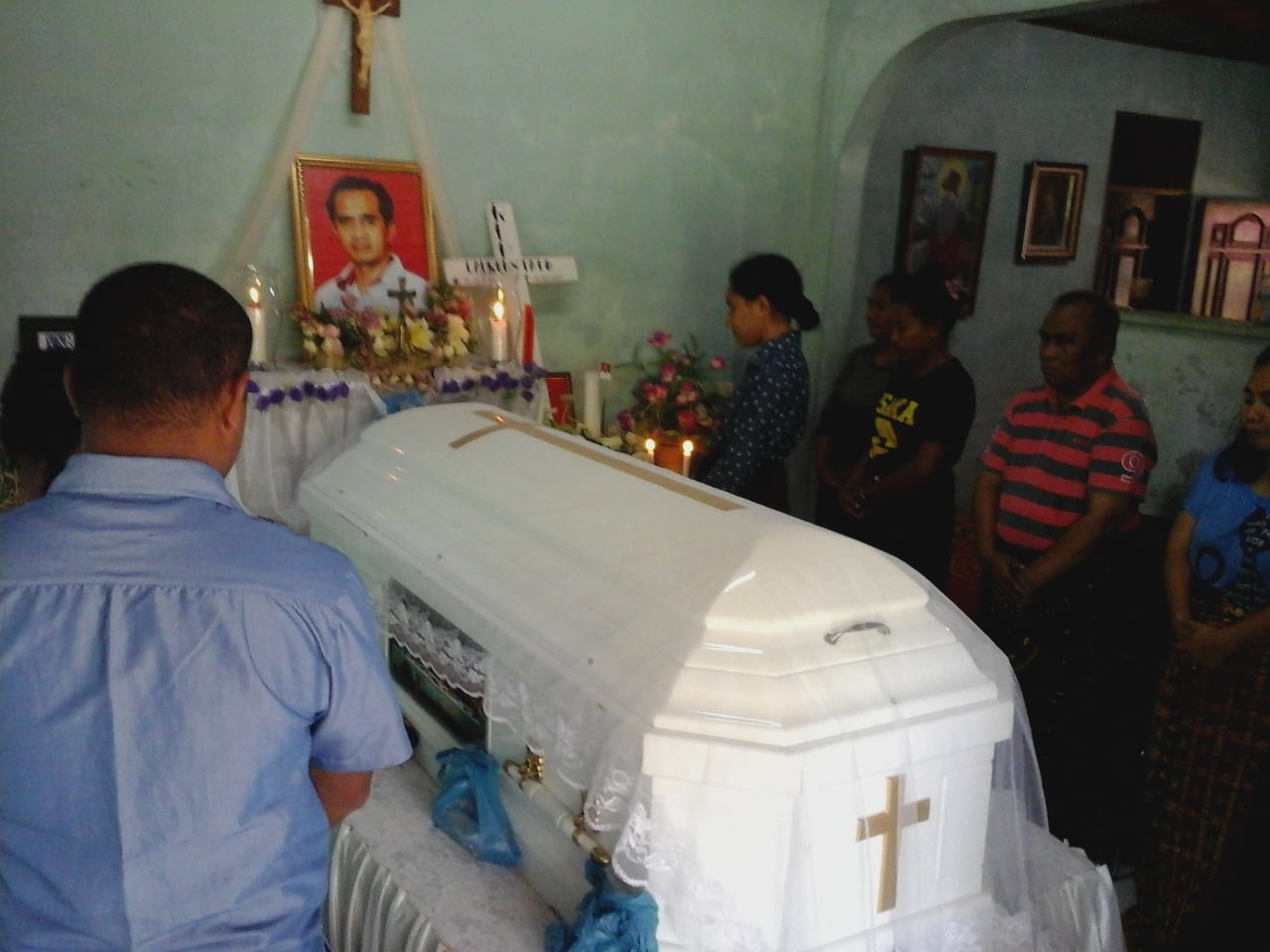 Suku Gani Mengenang Laurens Tato