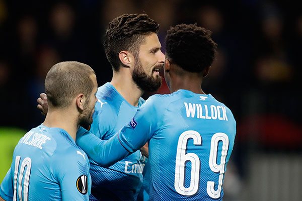 Giroud Persembahkan Gol ke-100 bagi Arsenal