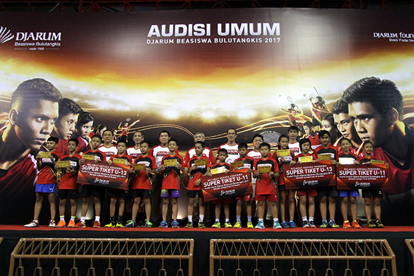 Michael Owen Lebih Tekuni Bulutangkis