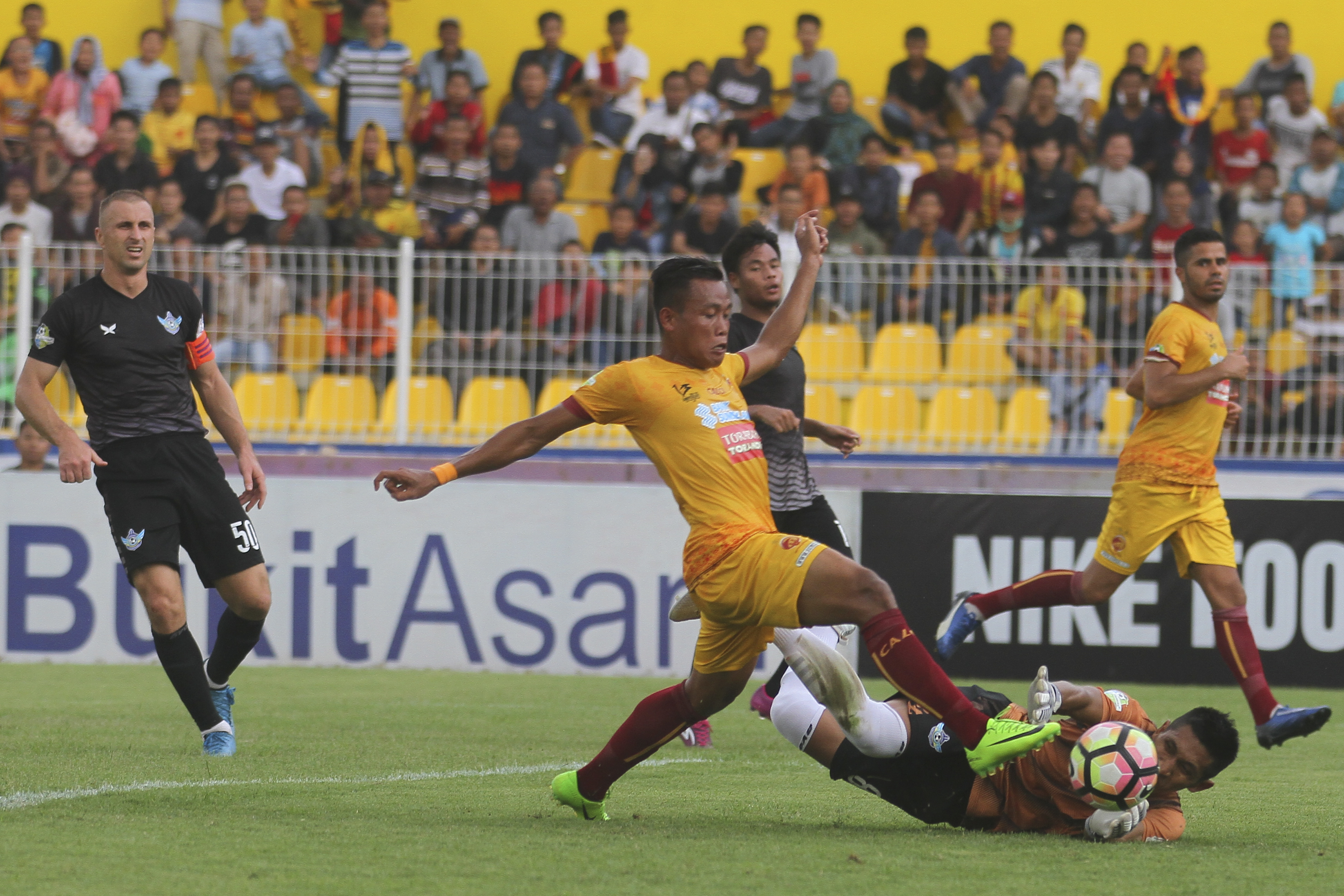 Sriwijaya FC Libas Persegres 10-2, Beto Borong Empat Gol