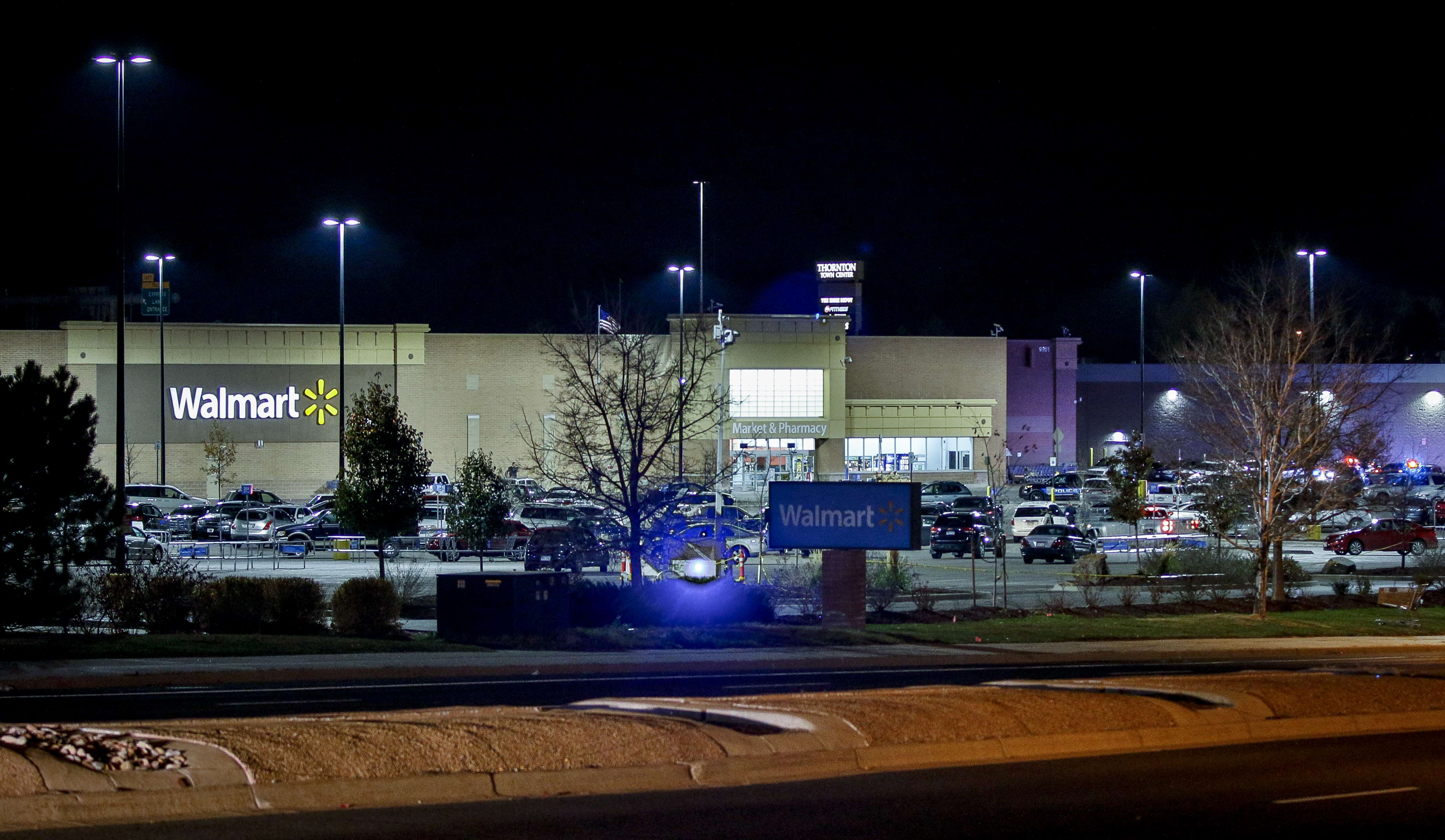 Penembakan di Walmart, Tiga Orang Tewas