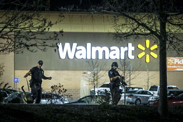 Penembakan di Walmart, Tiga Orang Tewas