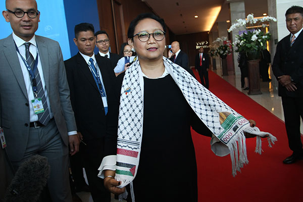 Retno Bertolak Ke Yordania Temui Menlu Palestina
