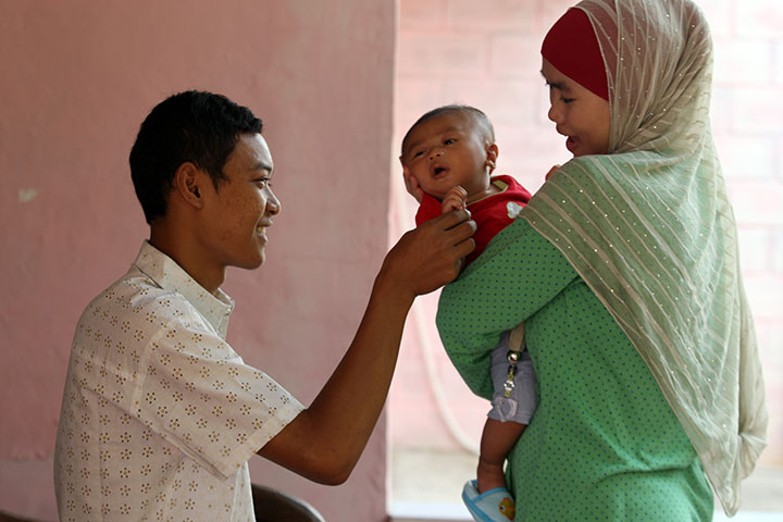 Selain Ibu, Ayah Juga Berperan Penting dalam Mengasuh Anak